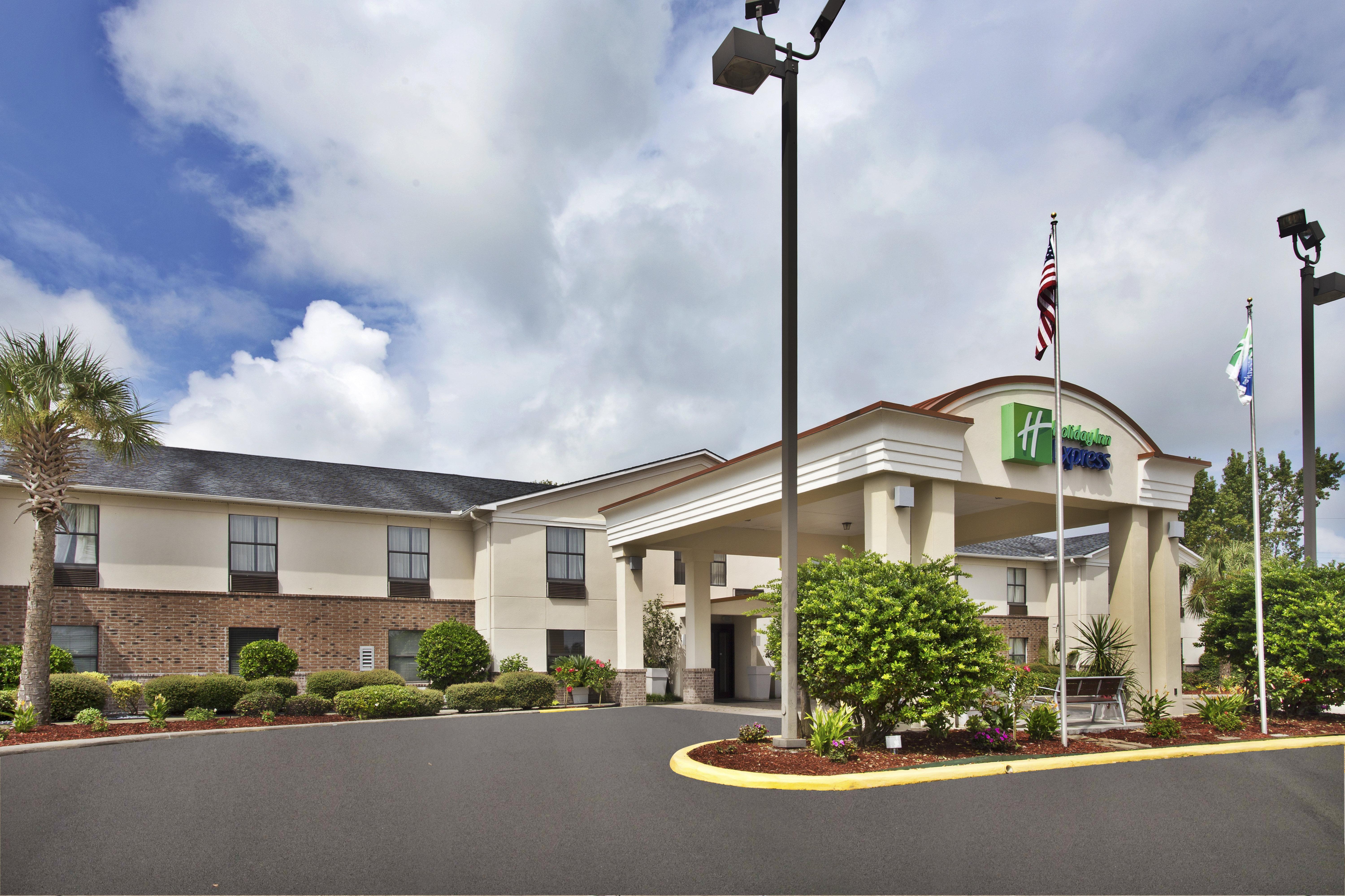 Holiday Inn Express Breaux Bridge By Ihg Henderson Exterior foto